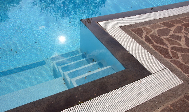 swimming pool installation