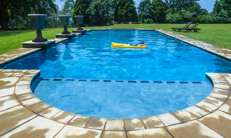 Fiberglass Vs Concrete Inground Pools, What Is The Cost Of A Fiberglass Inground Pool