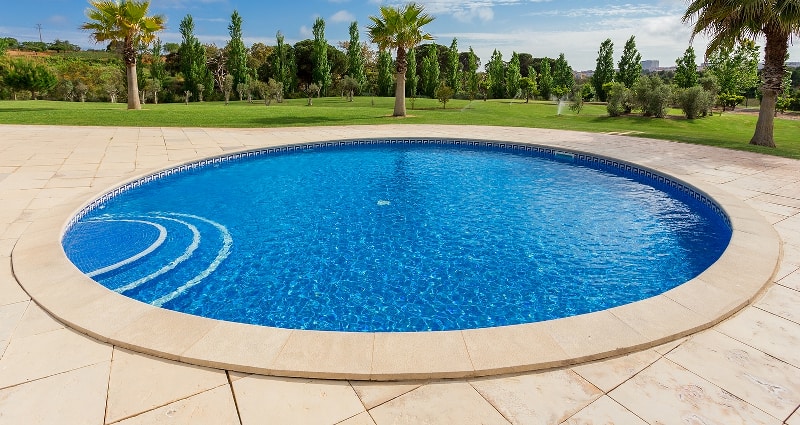 Photo showing a round inground pool